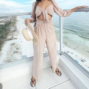 😍 New Tan mid cut out jumpsuit SzL